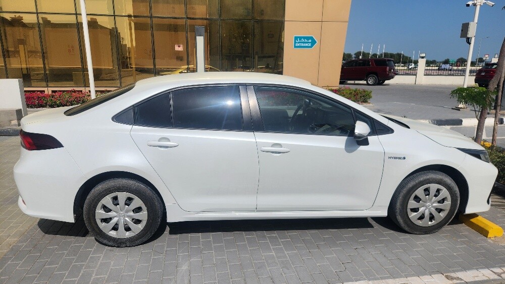 toyota corolla hybrid - 1