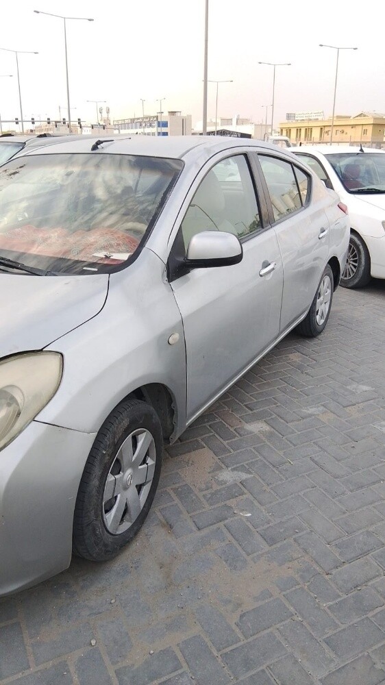 nissan sunny 2012 - 1
