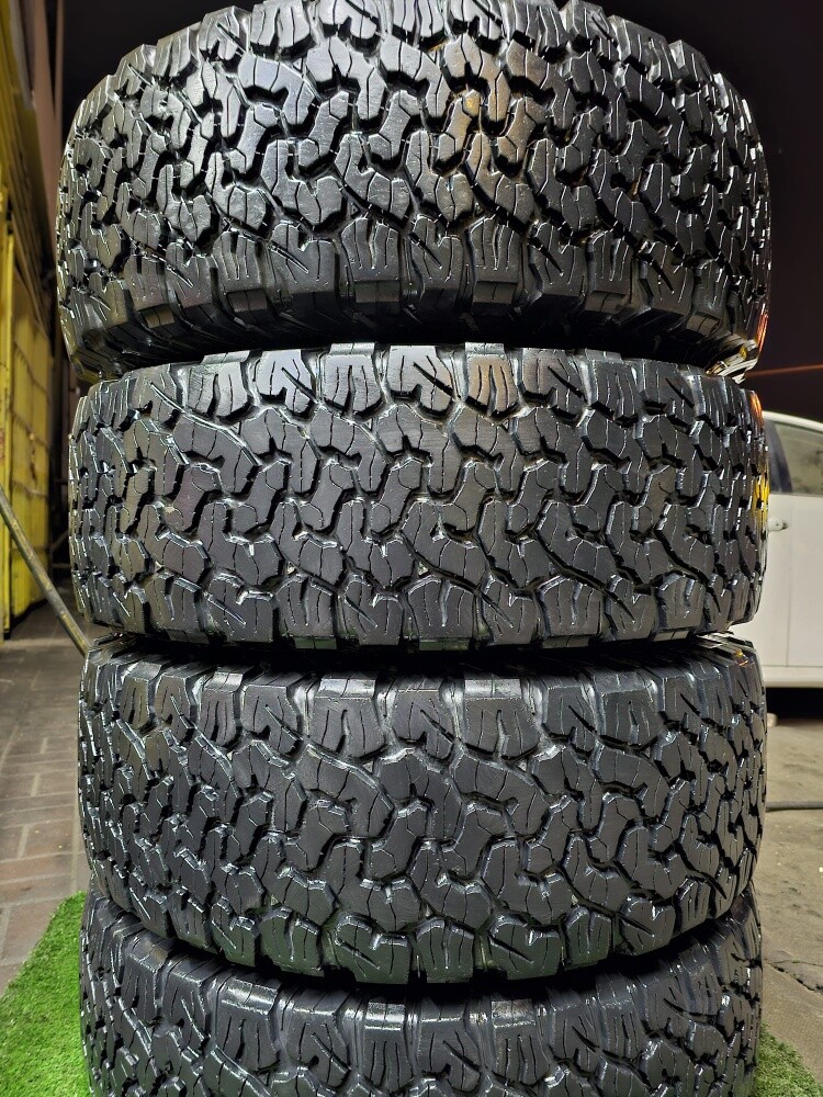 285-70-17,,,,,BFGOODRICH  brand - 2