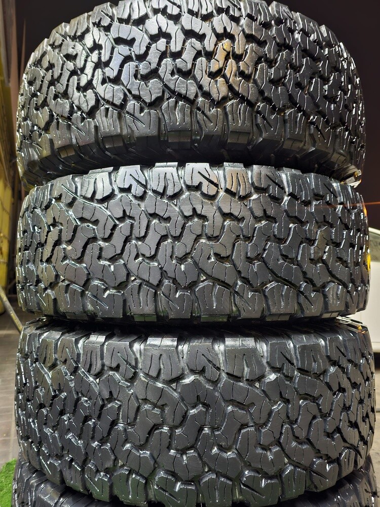 285-70-17,,,,,BFGOODRICH  brand - 1