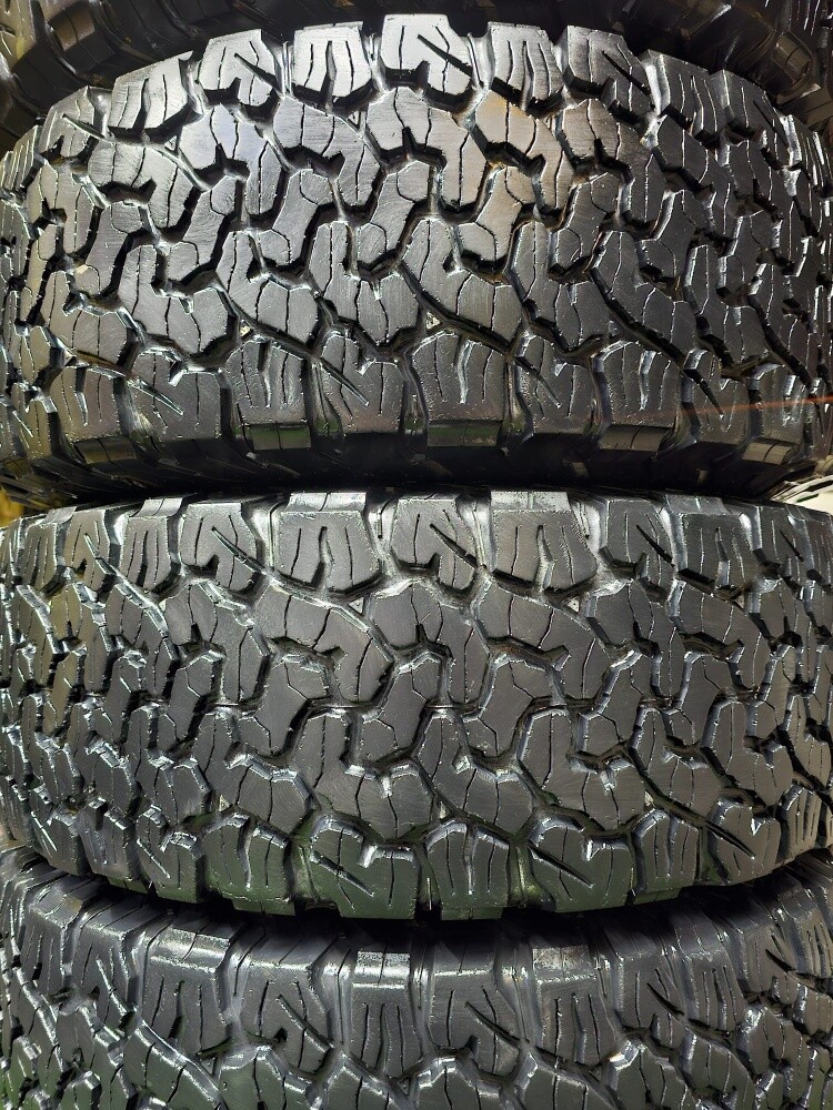 285-70-17,,,,,BFGOODRICH  brand - 8