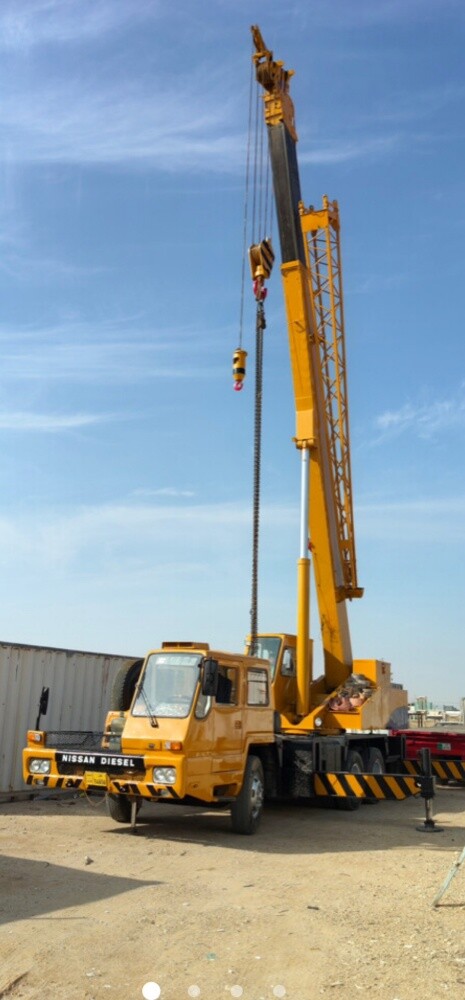 Toyota fork lift - 4