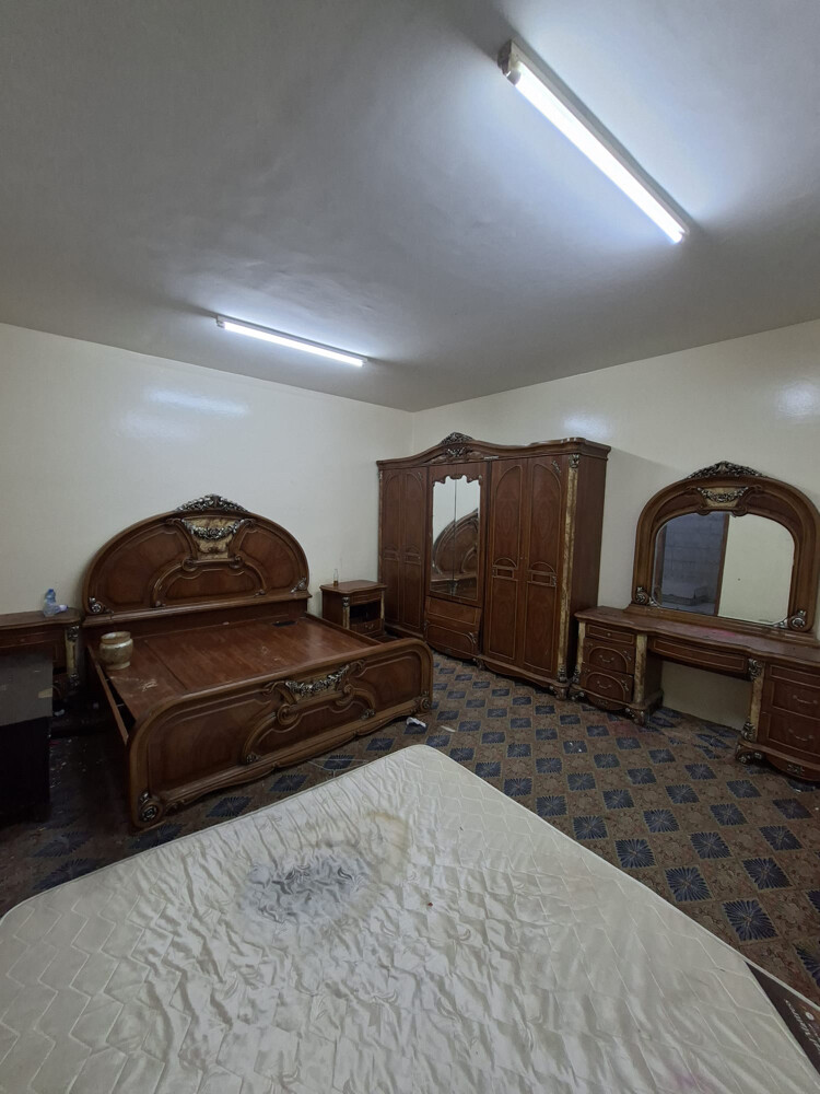 1. Bed. size 2m / 1.80m - 1