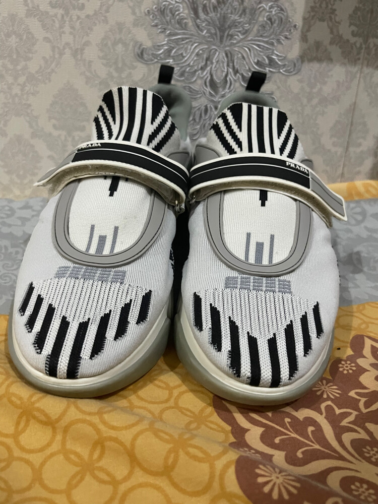 PRADA ORIGINAL 2500qr in use 1000 - 3