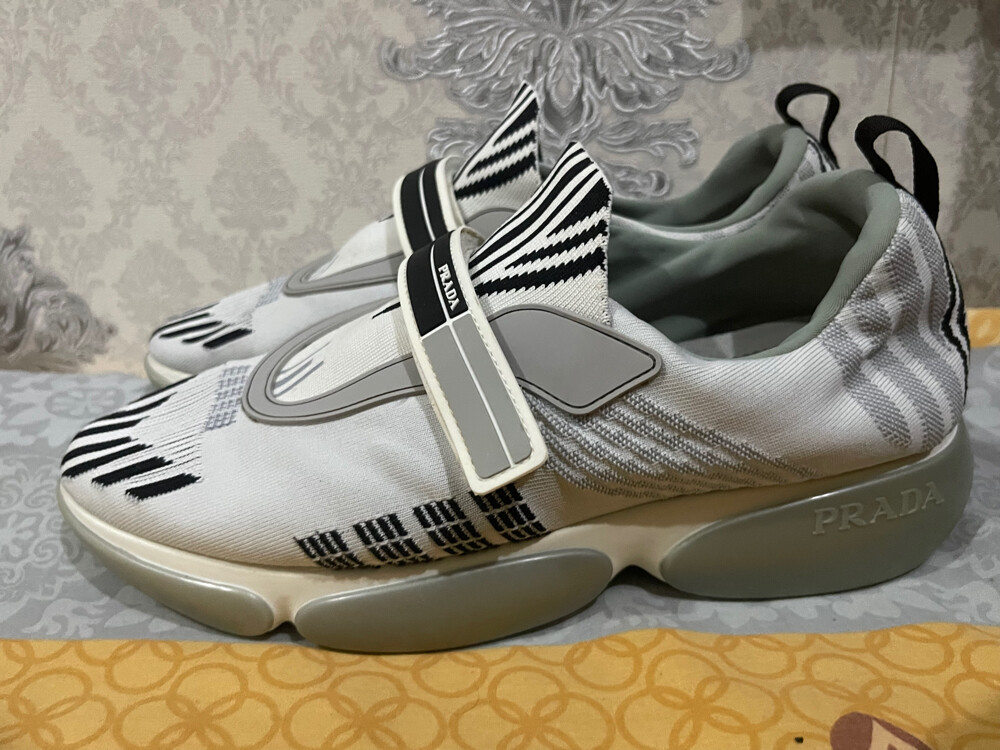 PRADA ORIGINAL 2500qr in use 1000 - 5