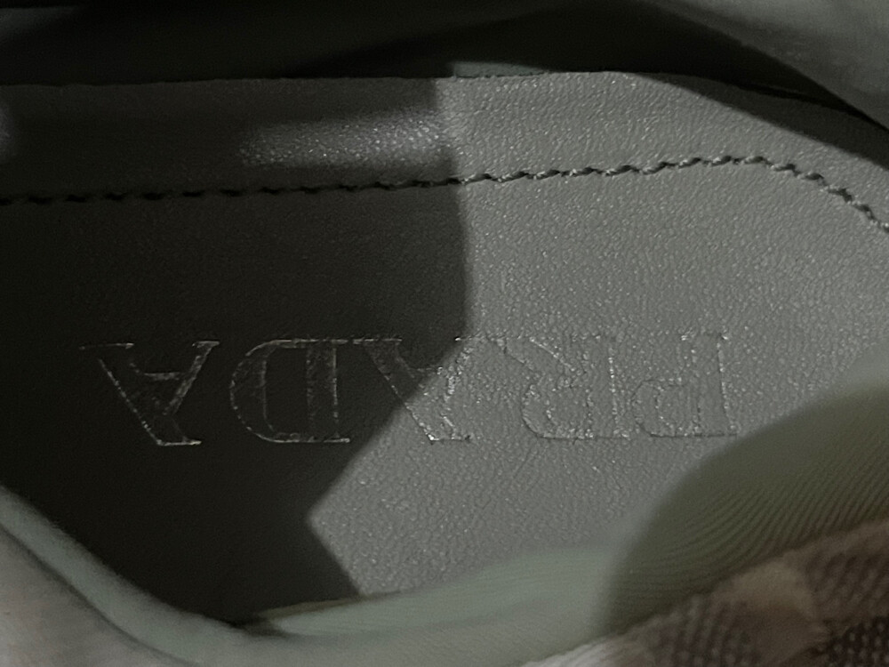 PRADA ORIGINAL 2500qr in use 1000 - 6