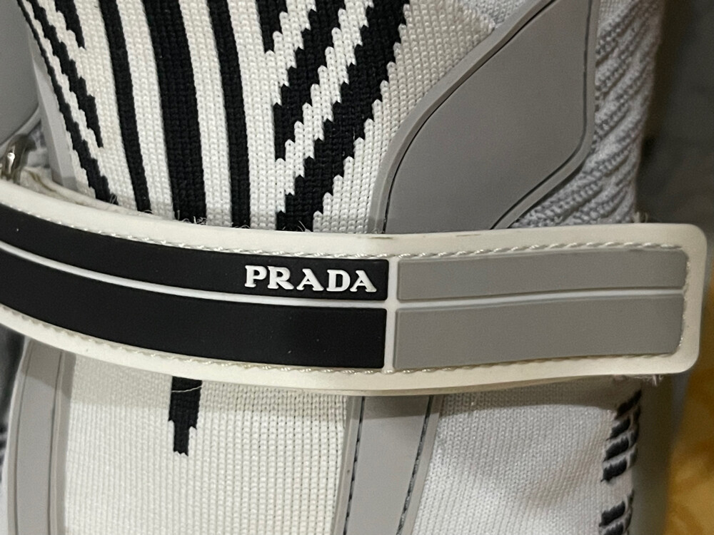 PRADA ORIGINAL 2500qr in use 1000 - 1