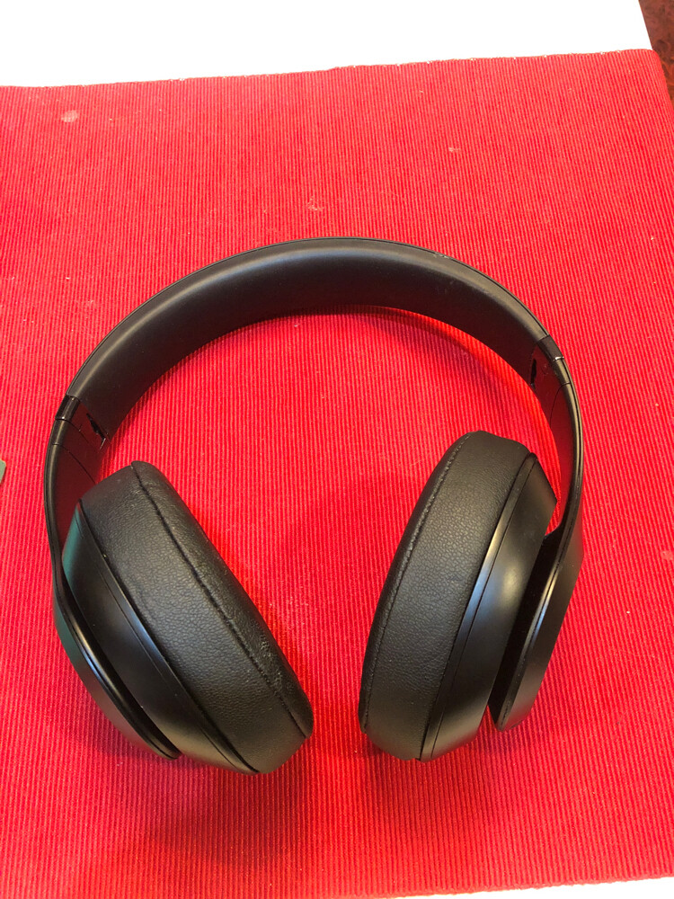 Beats Studio Pro - 2