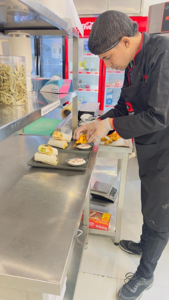 chef or assistan - 6