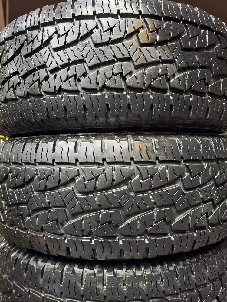 285-70-17,,,Roadstone  brand - 3