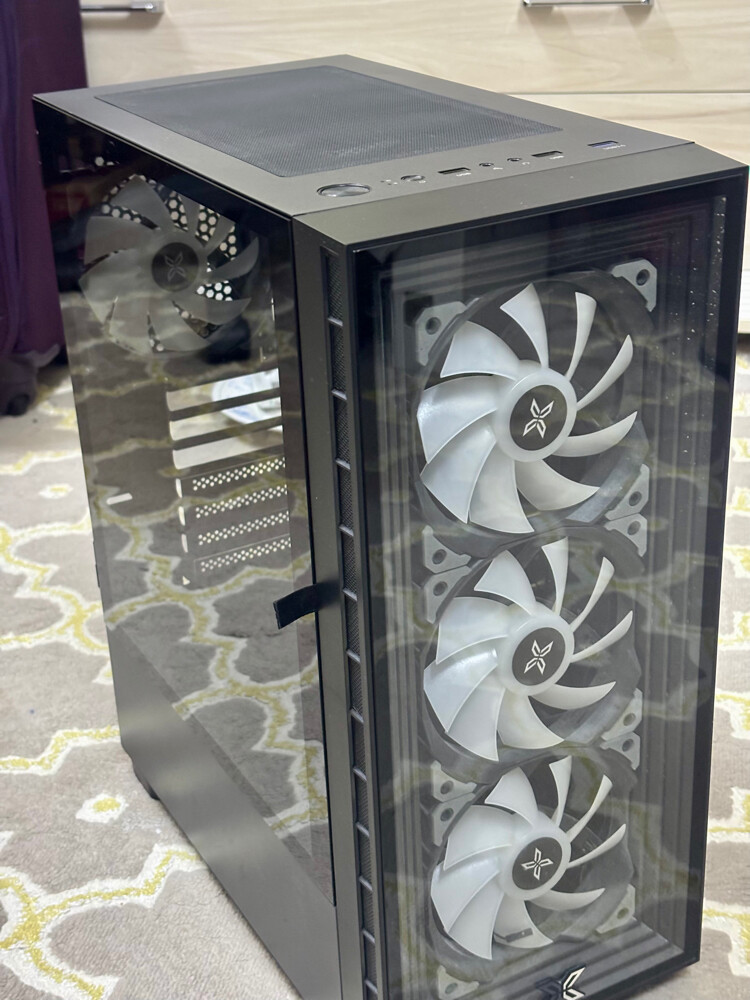 PC case (with 4 RGB fans) - 1