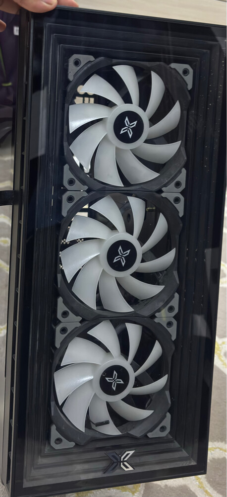 PC case (with 4 RGB fans) - 2