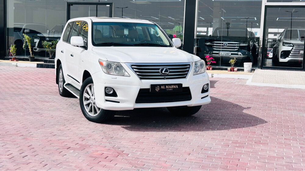 Lexus LX 570, 2011 model - 2