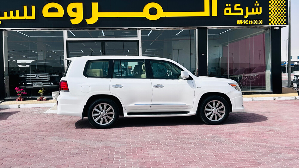Lexus LX 570, 2011 model - 7