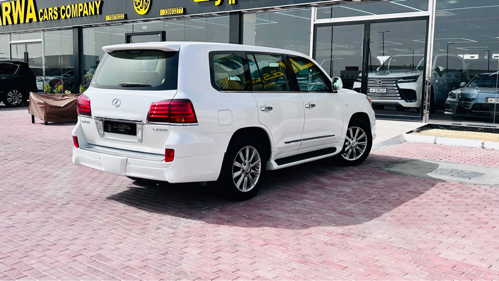 Lexus LX 570, 2011 model - 12