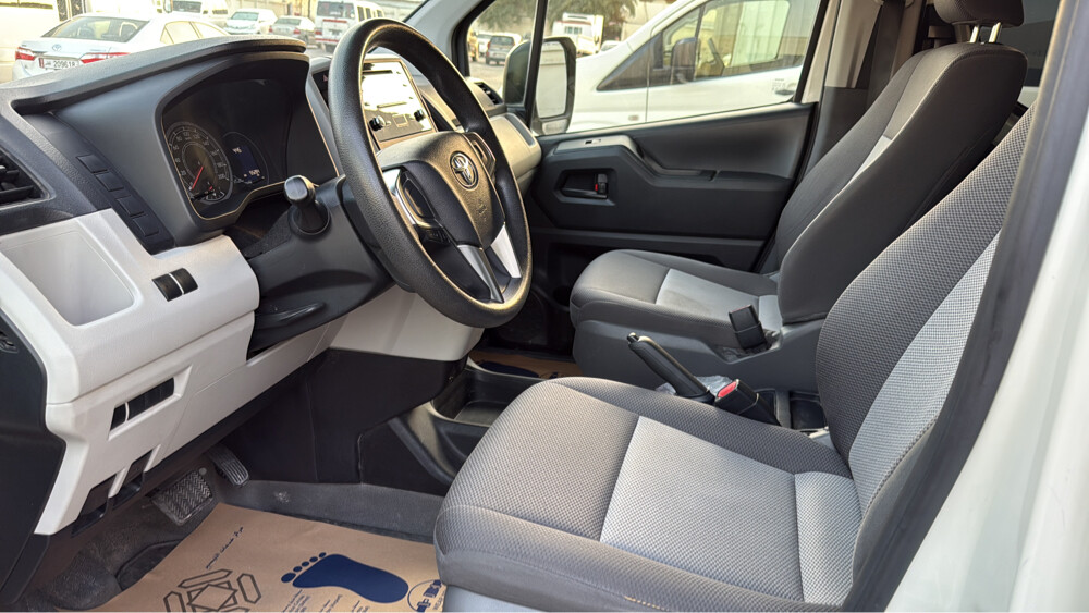 Toyota Hiace 2021 Seater - 7