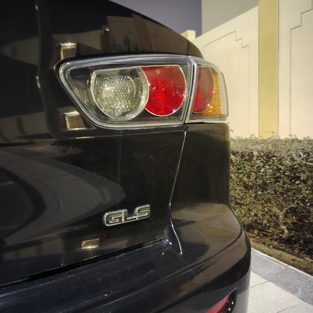 Mitsubishi Lancer GLS - 1