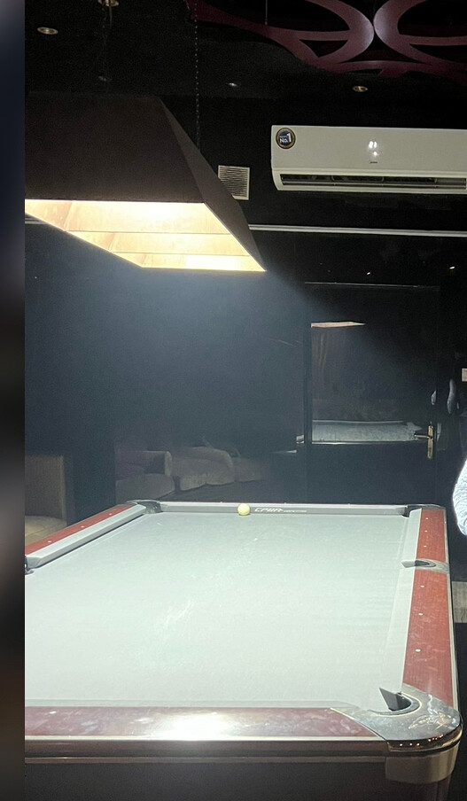 billiard table  - 1