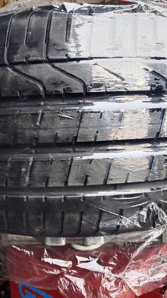 295/35/21 Pirelli Brand - 3