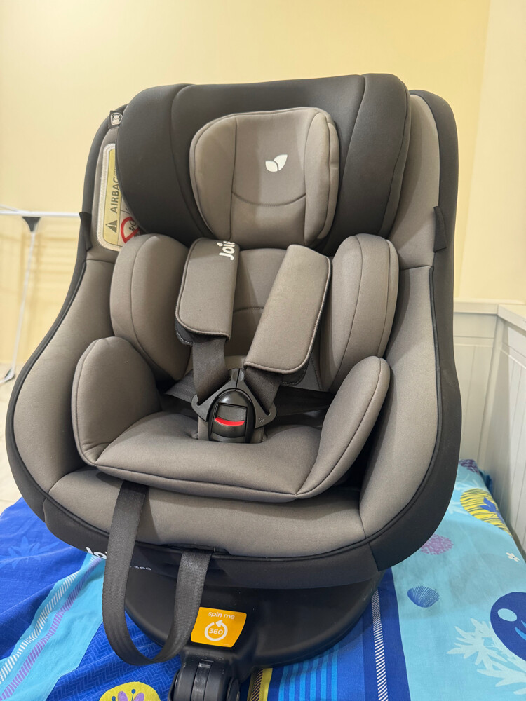 Joie 360 degree spin car seat - 4