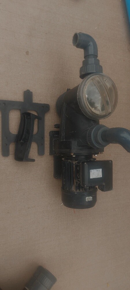 Swimming pool pump - 1