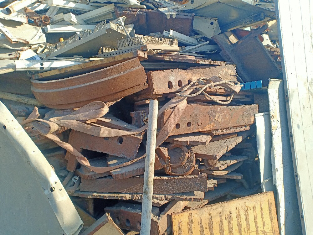 demolition service . 31501873 - 3