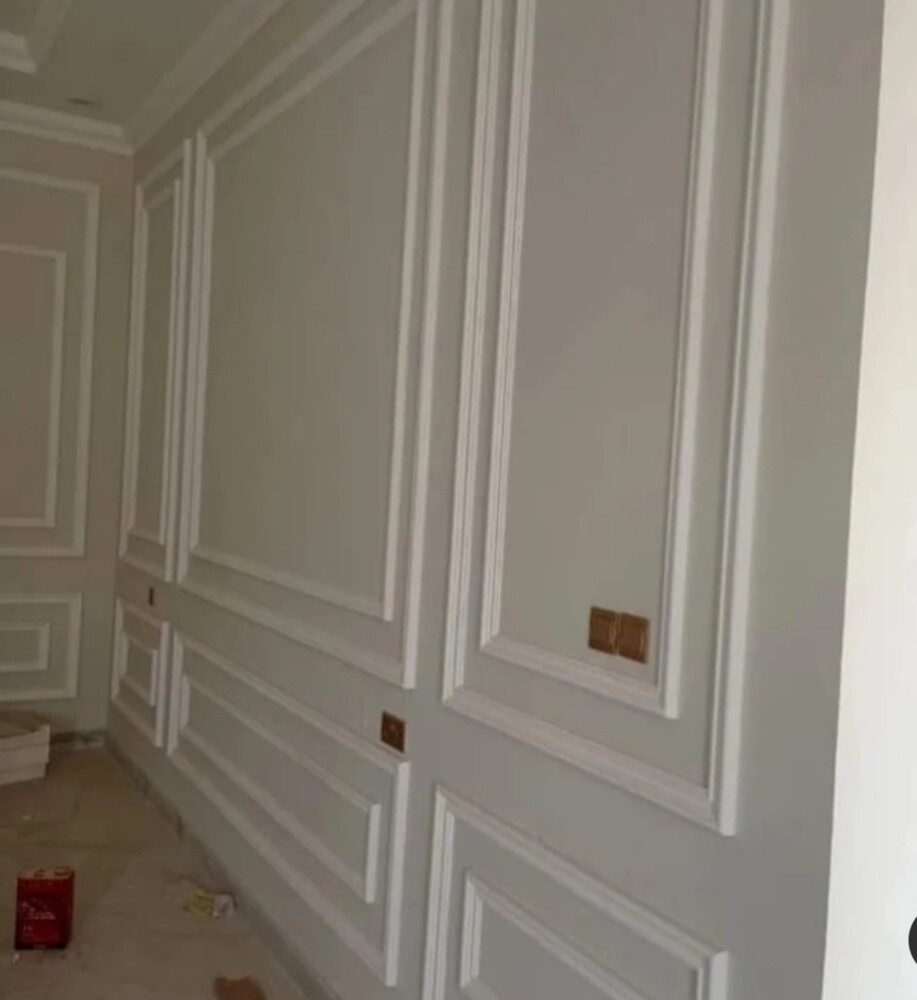 Maintains and decor paints tail's - 1