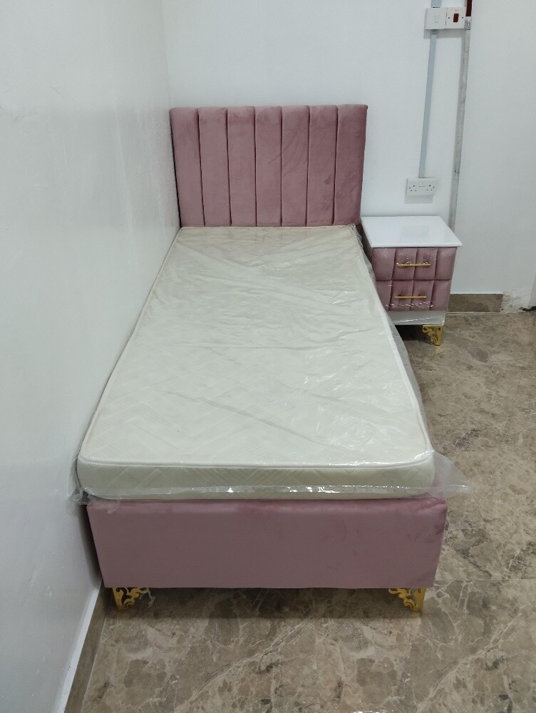 Box bed, mattress and side table - 4