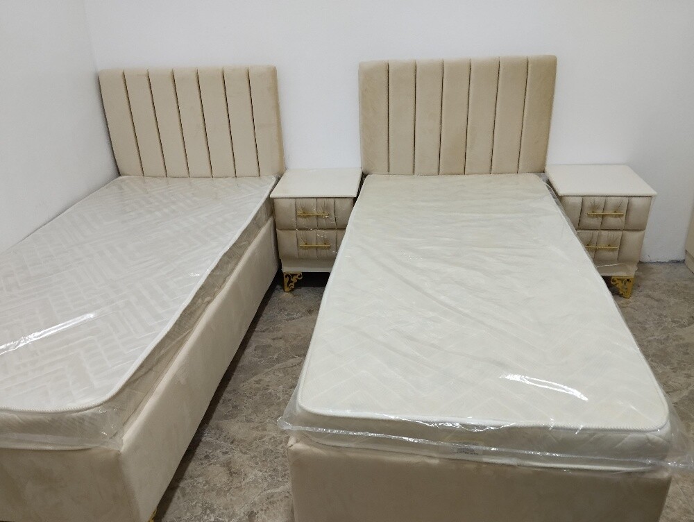 Box bed, mattress and side table - 3