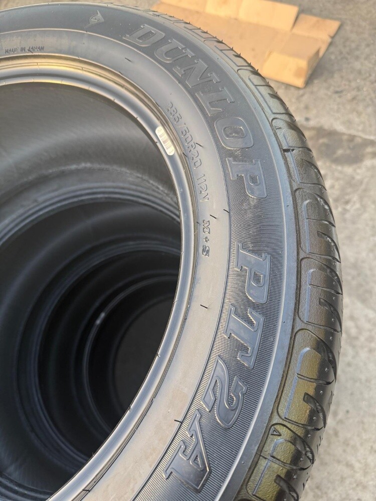 285/50/20" Dunlop tire - 4