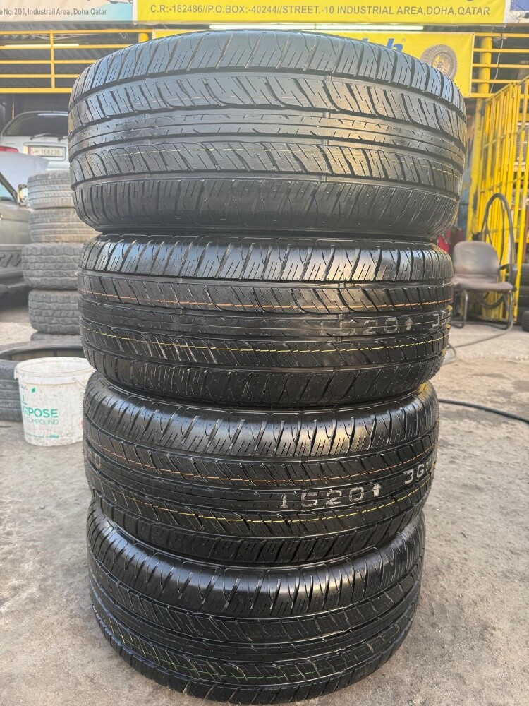 285/50/20" Dunlop tire - 3