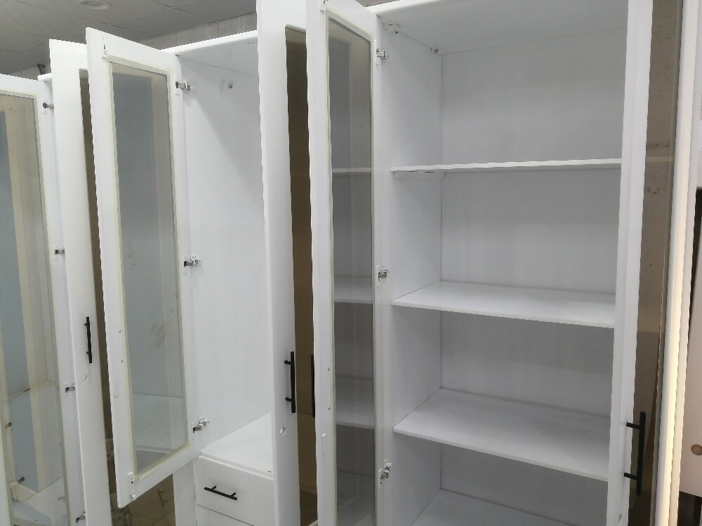 sale new cabinets 6 doors, - 3