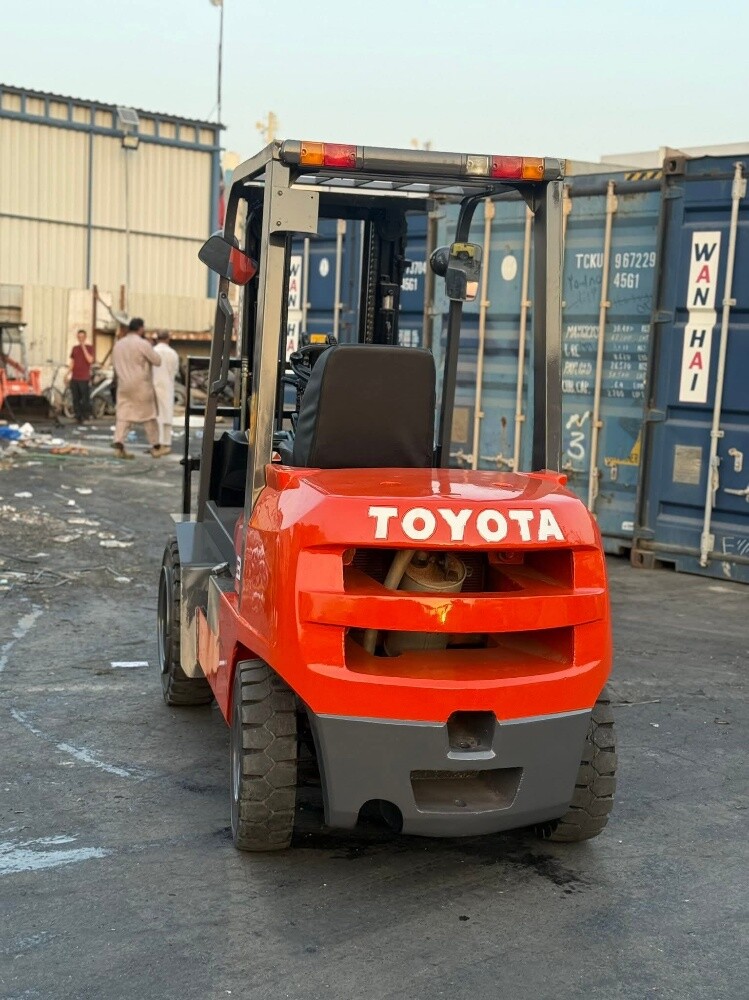 forklift for rent 74453234 - 4
