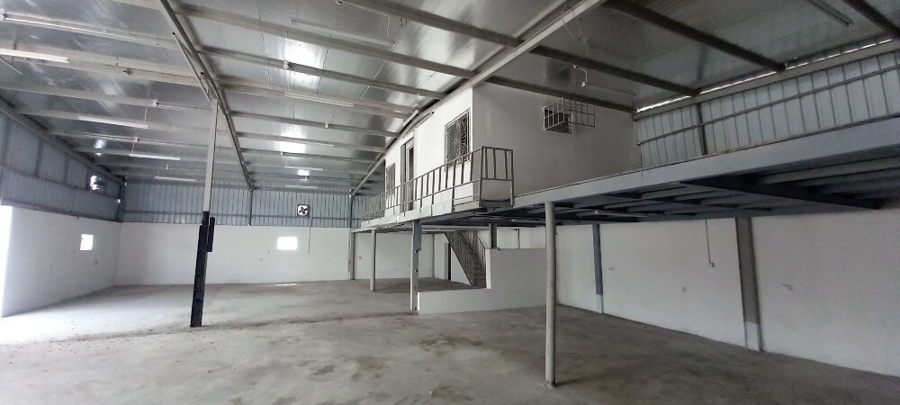 Garage/Aluminum Workshop for Rent - 10