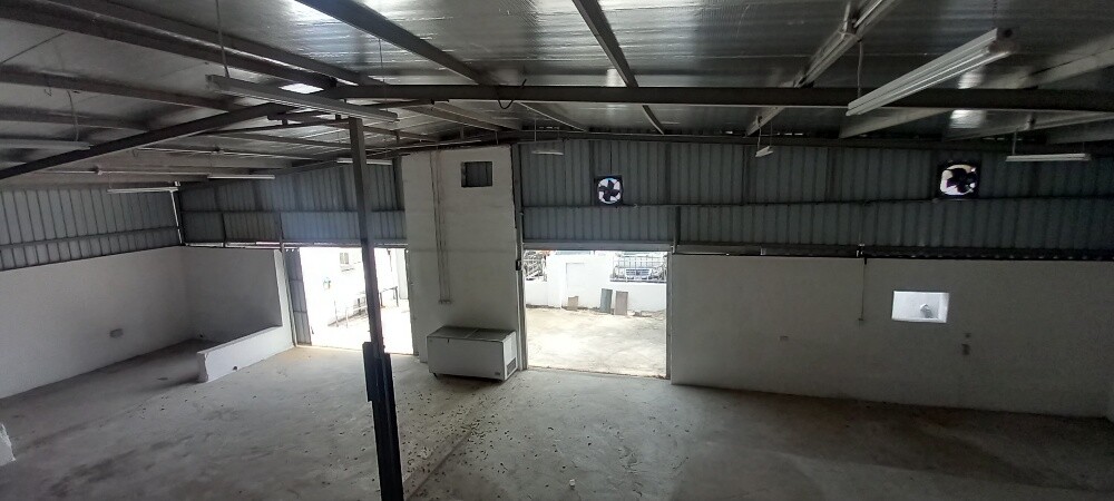 Garage/Aluminum Workshop for Rent - 8