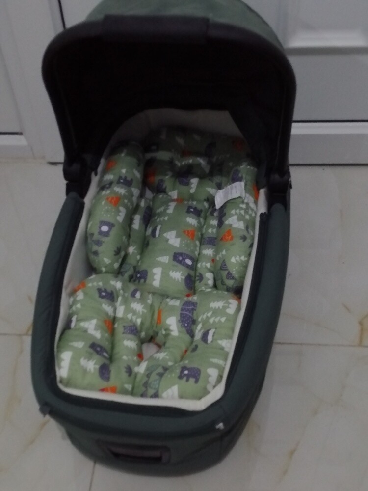بيبي كوت بحاله ممتازه ماركة ماما - 1