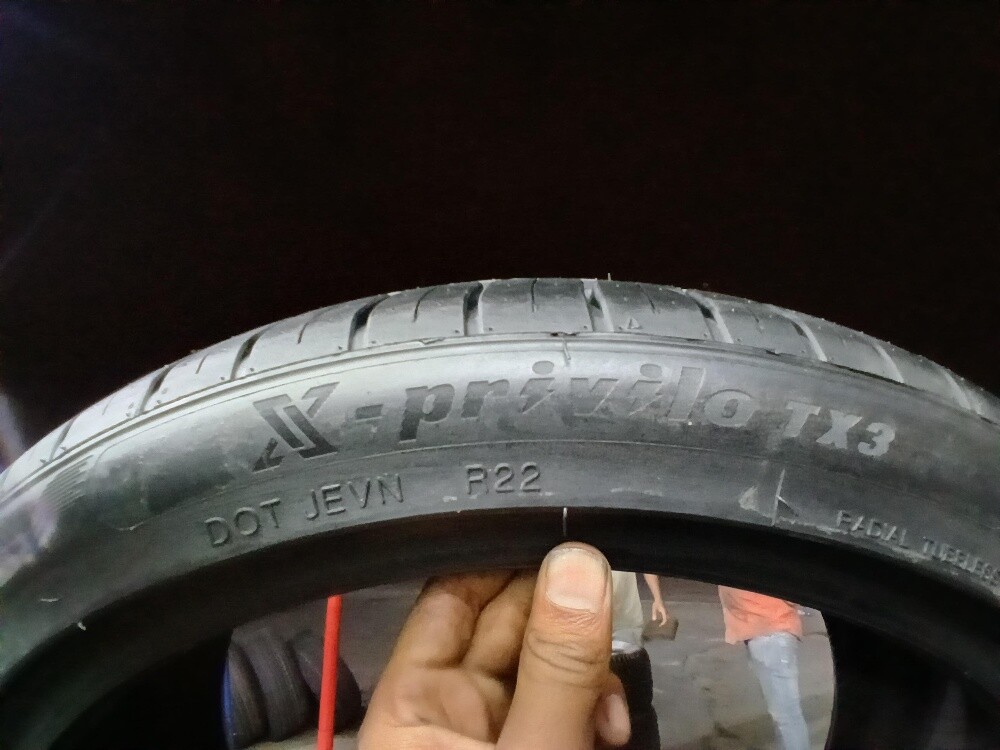 225/40/ZR18.Tracmax brand - 5