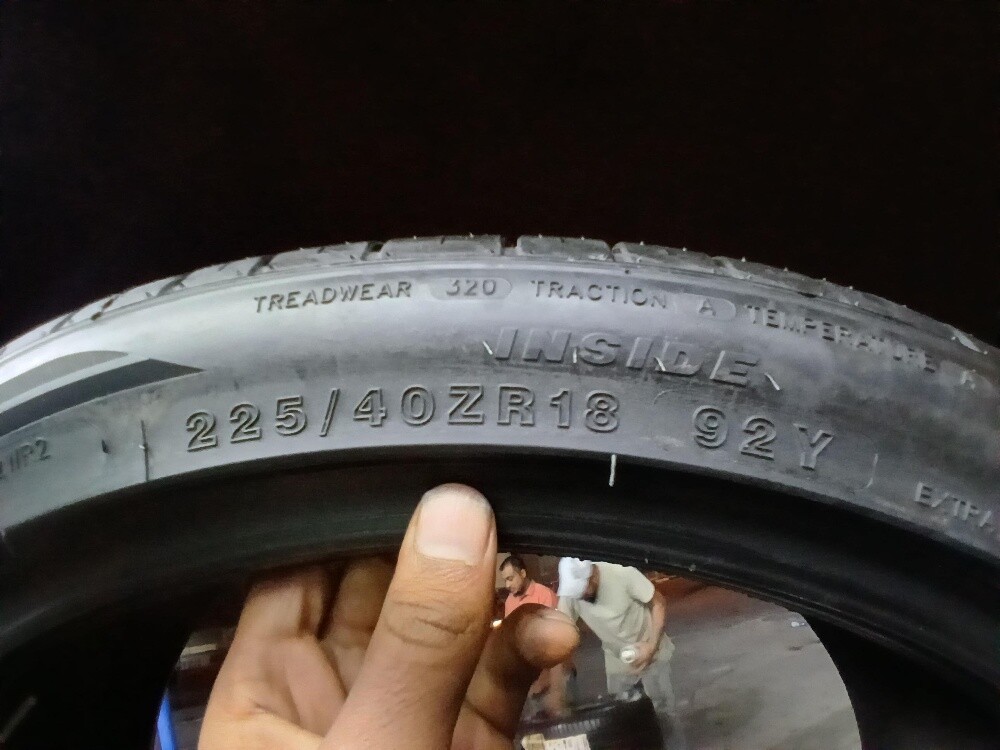 225/40/ZR18.Tracmax brand - 4