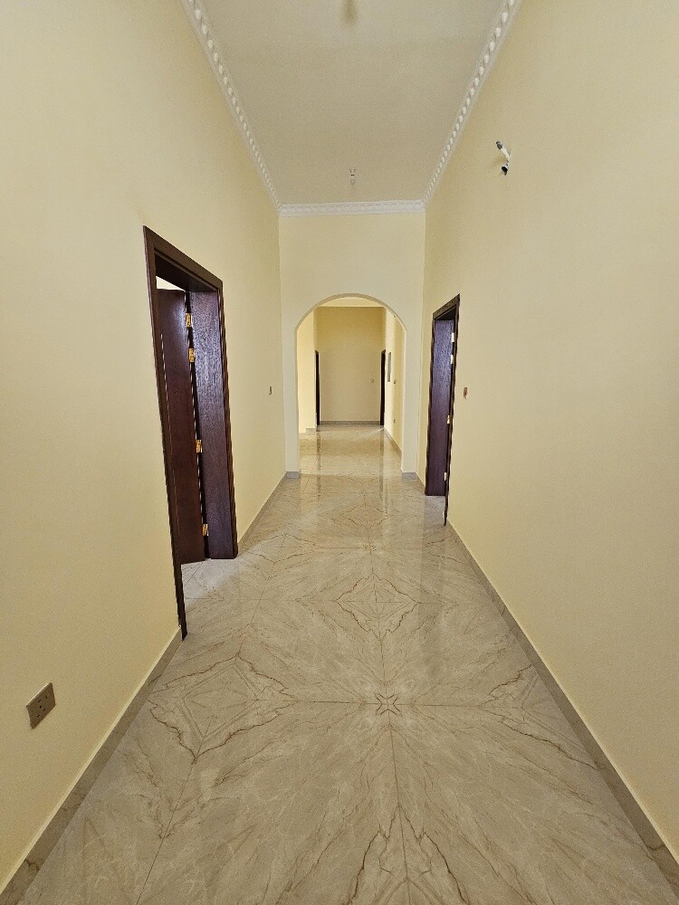 عمارة مدينة خليفة بمدخول 29,700 ر - 2
