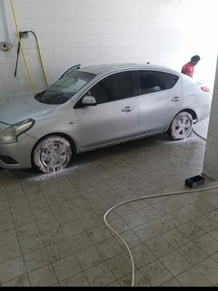 نيسان - 4