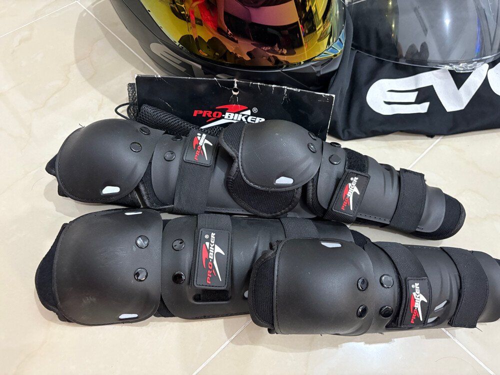 almost new knee pad and elbow pad - 1