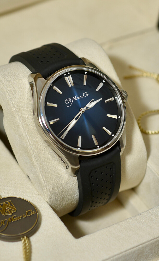 H. MOSER & CIE. PIONEER 3200-1200 - 1