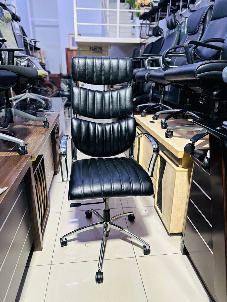 Used Office Furniture — 33087737 - 9