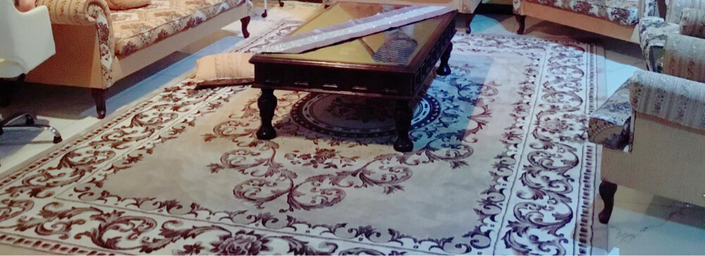 Living room carpet and table - 1