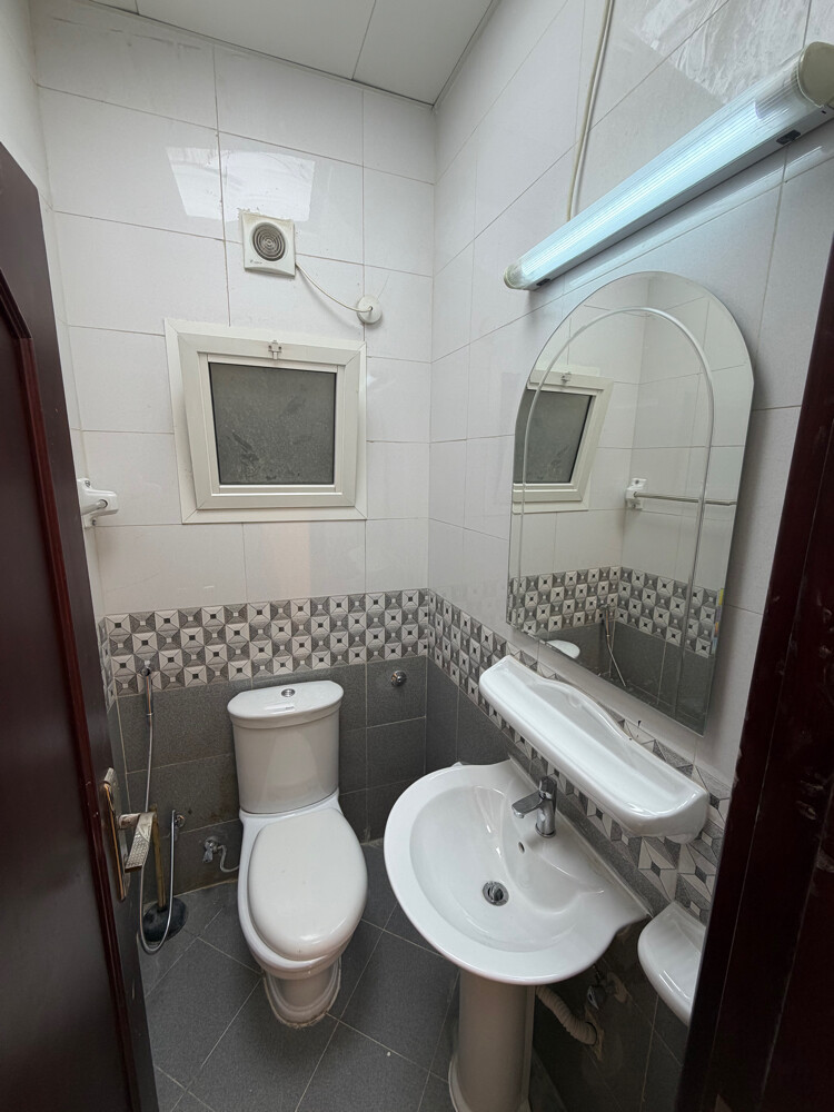 Shop rent in Muaither (Umm Al-Dhoom - 5