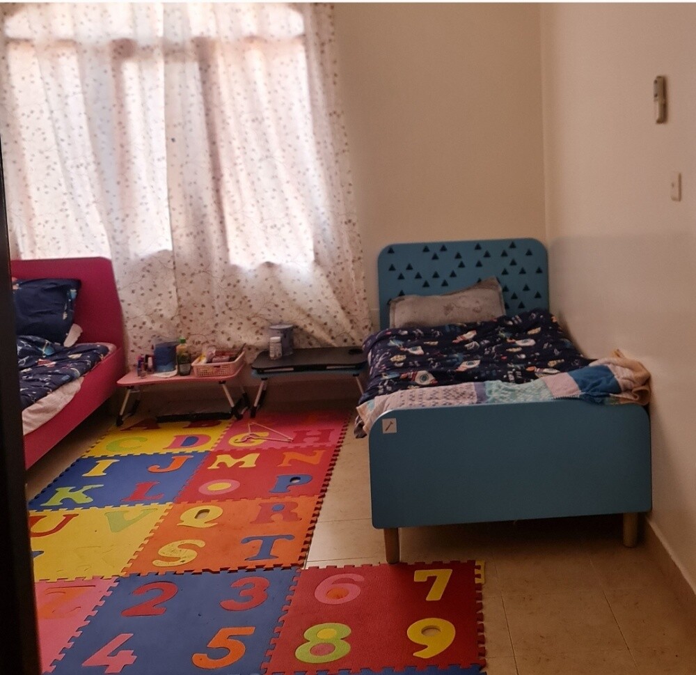 2 original kids beds - 1