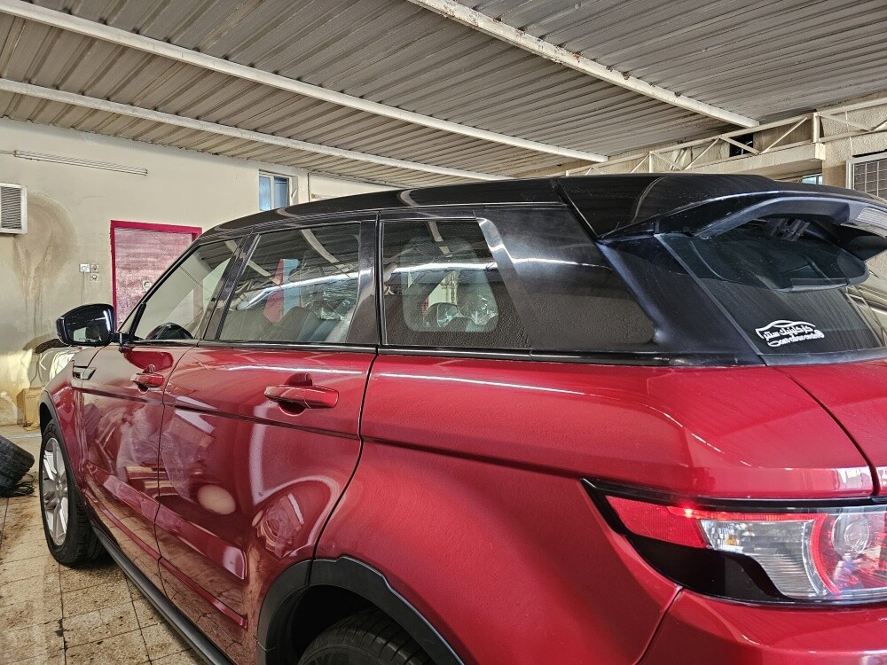 Luxury Range Rover Evoque - 2
