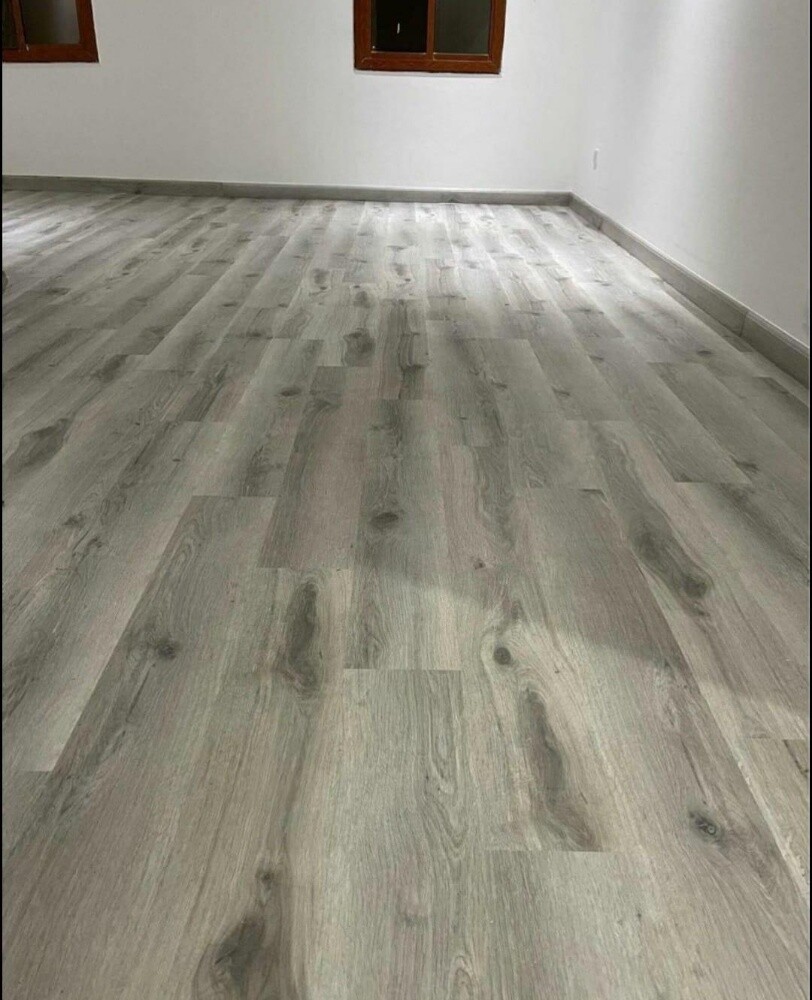 Waterproof parquet flooring. - 1