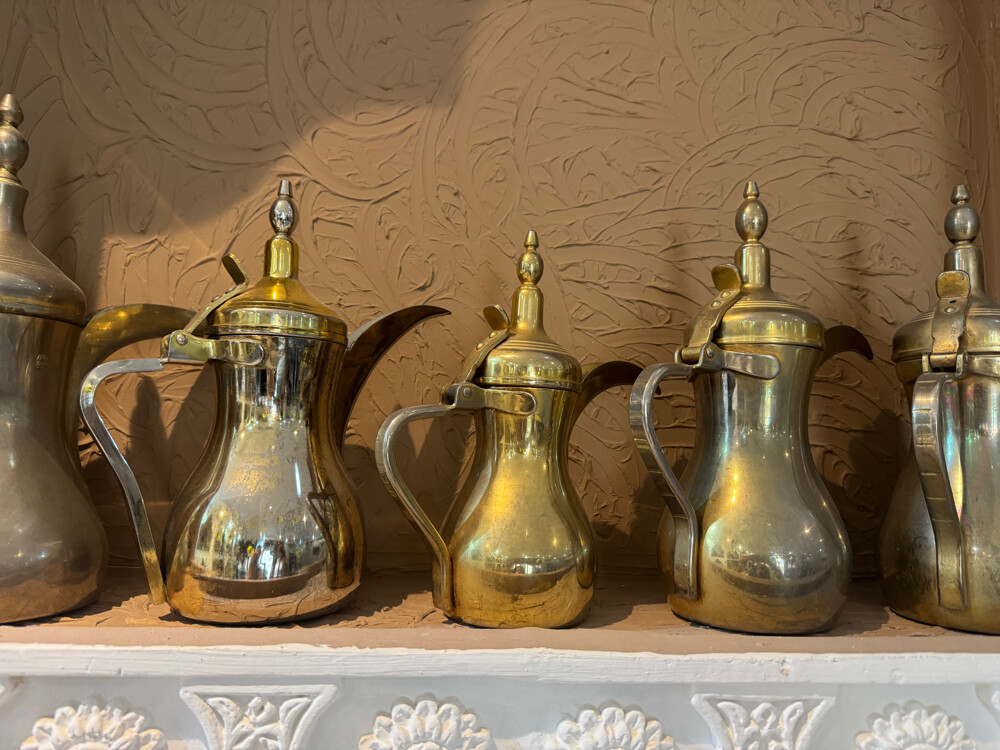 خمس دلال رسلان قديمة - 1