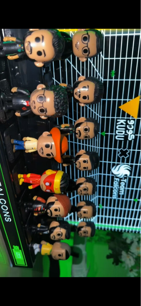 Falcon team figures - 2